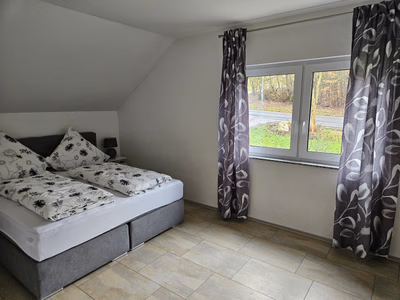 Schlafzimmer: Doppelbett Boxspringbett