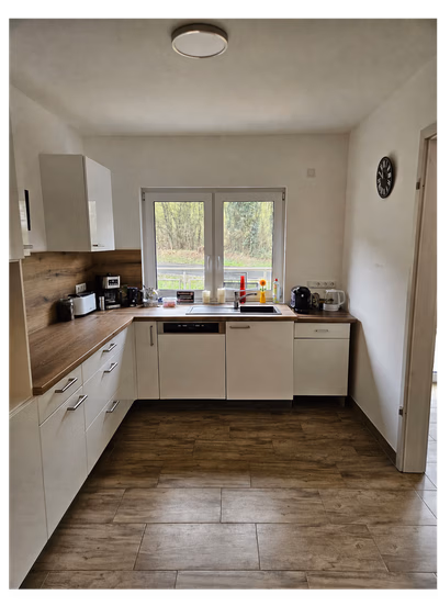 Teeküche: Wasserkocher, Kaffemaschiene, Toaster, Spühle